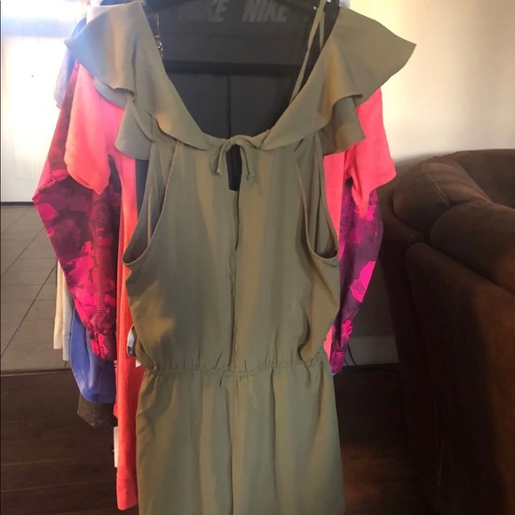 Romper large - Picture 2 of 3